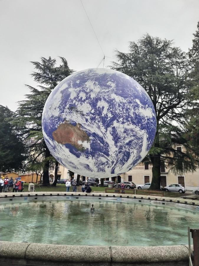 Il Vicolo_Carinissimo Appartamento In Centro Storico, Zona Giorno Mansardata ベッルーノ エクステリア 写真