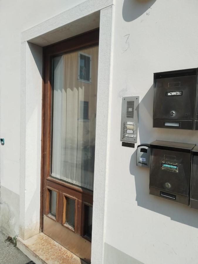 Il Vicolo_Carinissimo Appartamento In Centro Storico, Zona Giorno Mansardata ベッルーノ エクステリア 写真