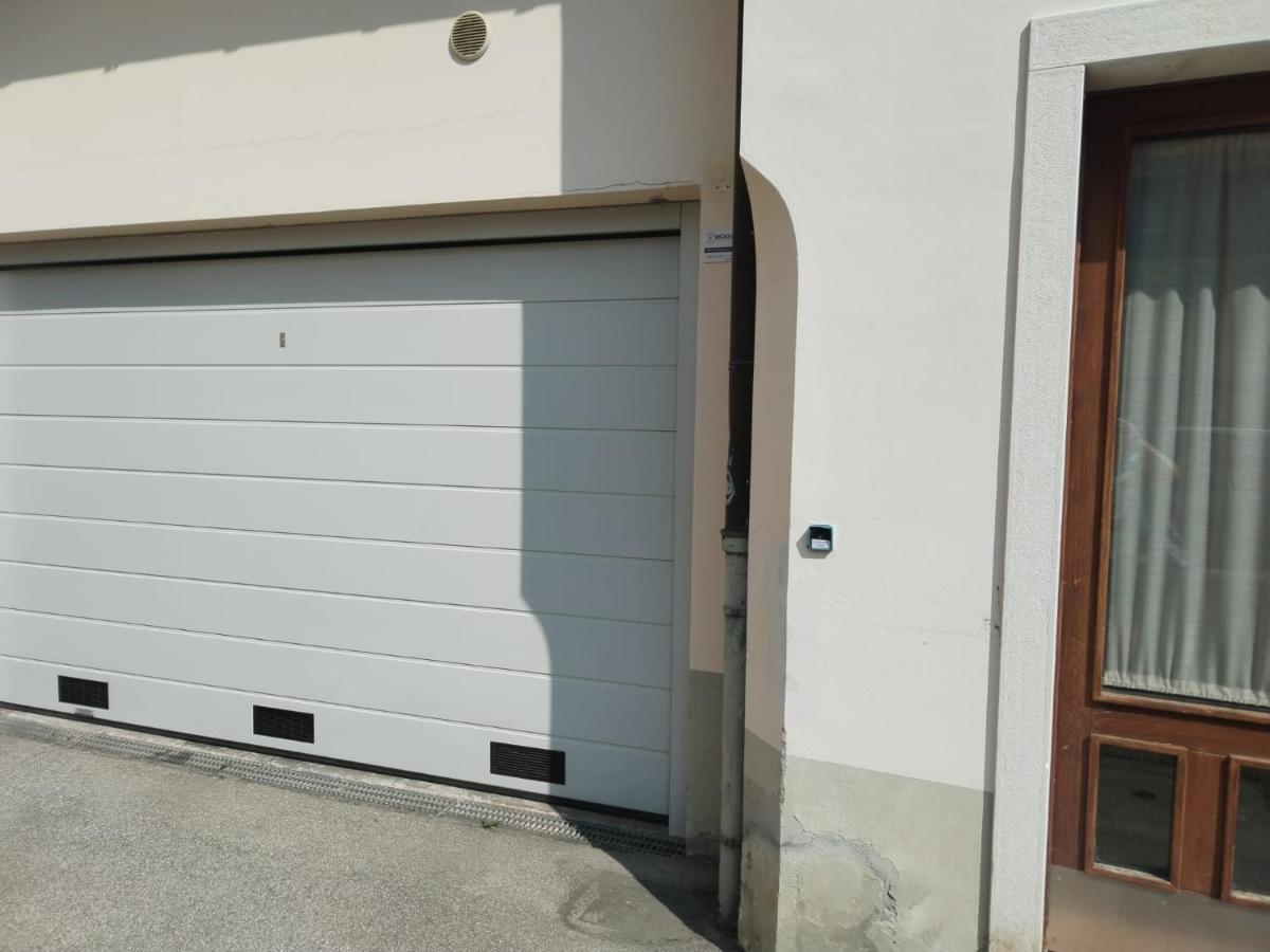 Il Vicolo_Carinissimo Appartamento In Centro Storico, Zona Giorno Mansardata ベッルーノ エクステリア 写真