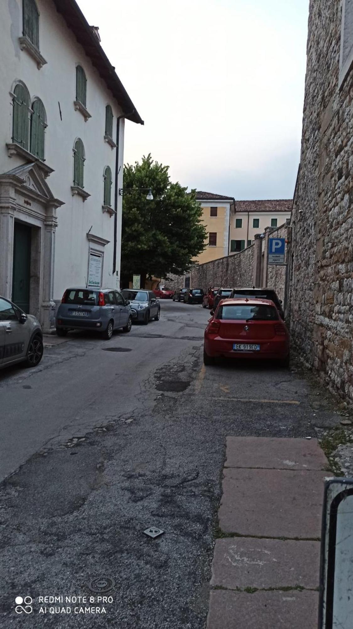 Il Vicolo_Carinissimo Appartamento In Centro Storico, Zona Giorno Mansardata ベッルーノ エクステリア 写真